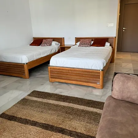 Estudio En Occidental De Puerto Banus * Марбелья