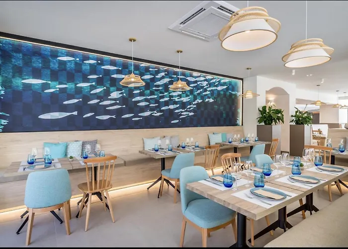 Estudio En Occidental De Puerto Banus Марбелья