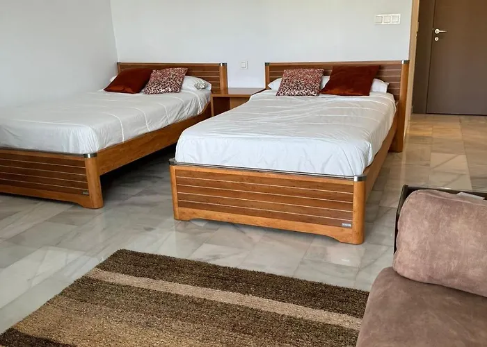 Estudio En Occidental De Puerto Banus * Марбелья